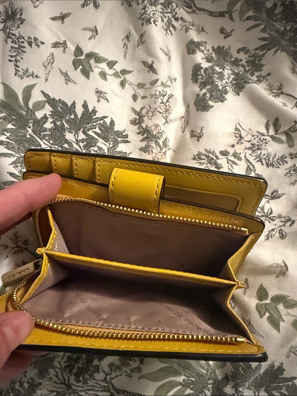 Michael Kors Yellow Printed Cardholder Wallet with Multicolor Motif - Picture 2 of 3